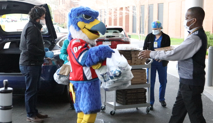 T-Birds Team Up to Delivery Food to Local Hospitals